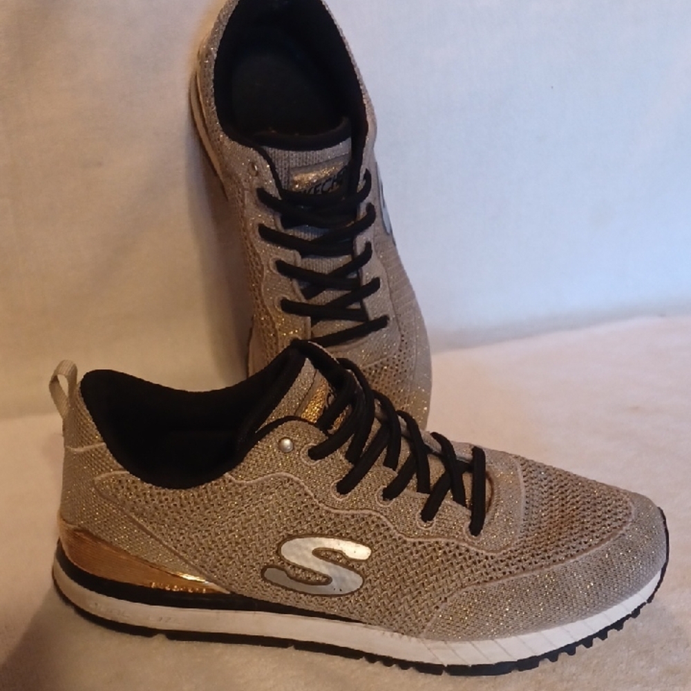 Skechers Women's Gray- Gold Sneakers Size 7.5